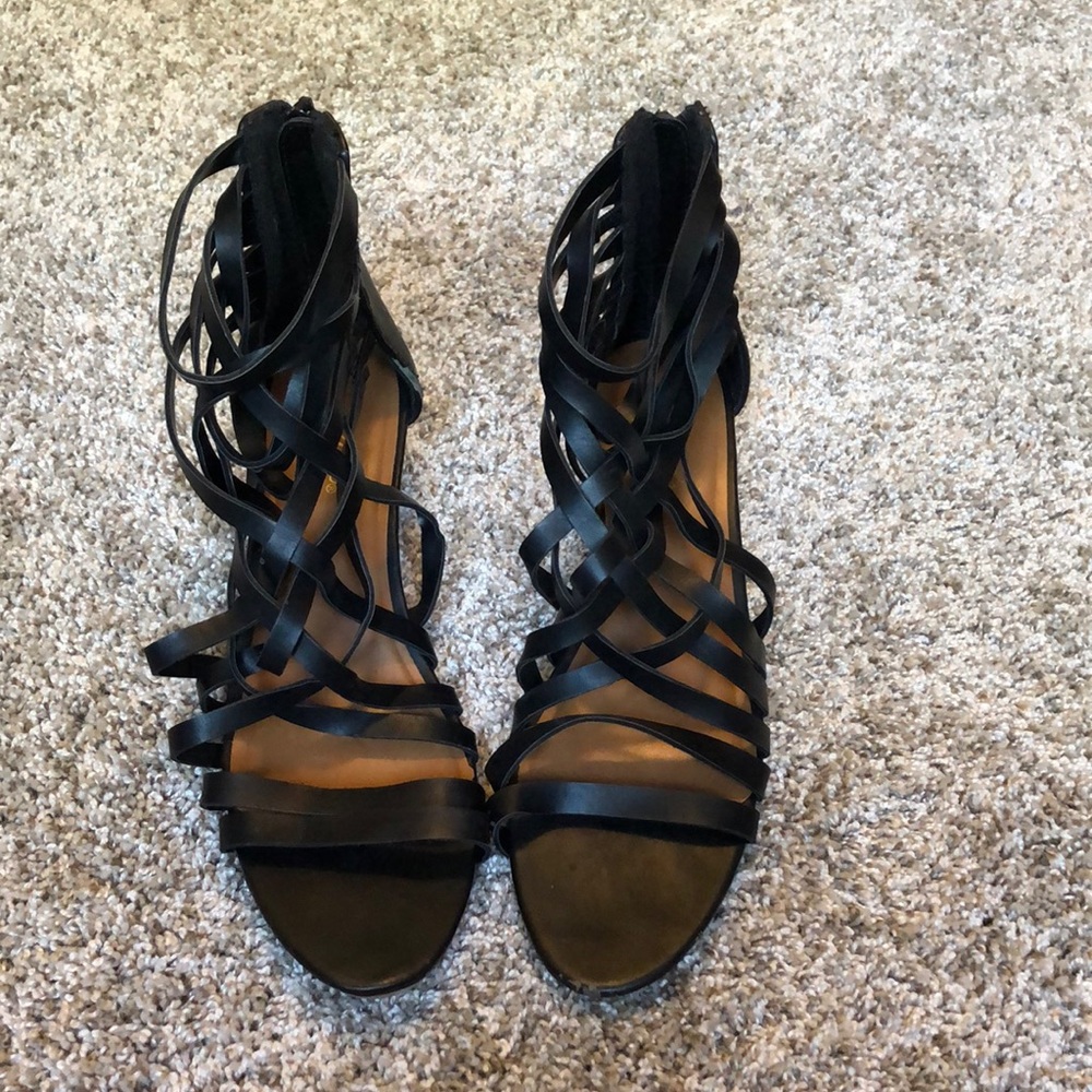 Size 10 Candie’s wedges